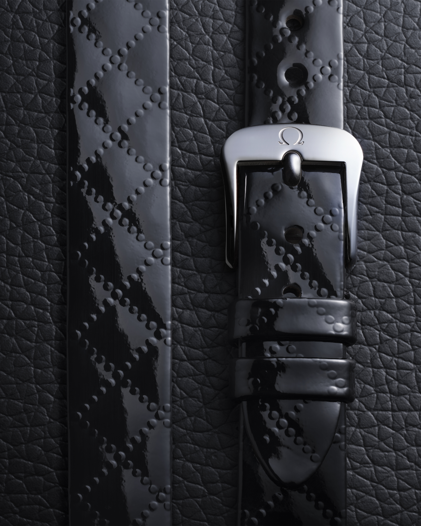 De Ville Mini Trésor 26 mm, steel on leather strap