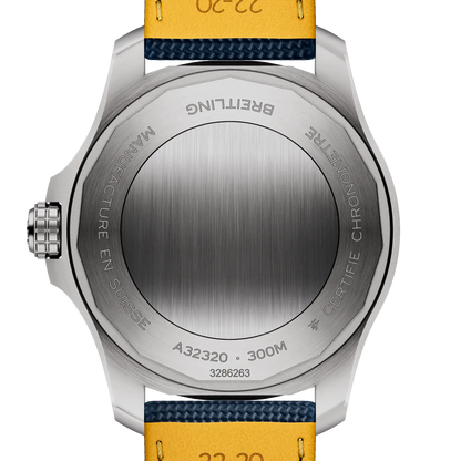 Breitling Avenger GMT 44 A32320101C1X1