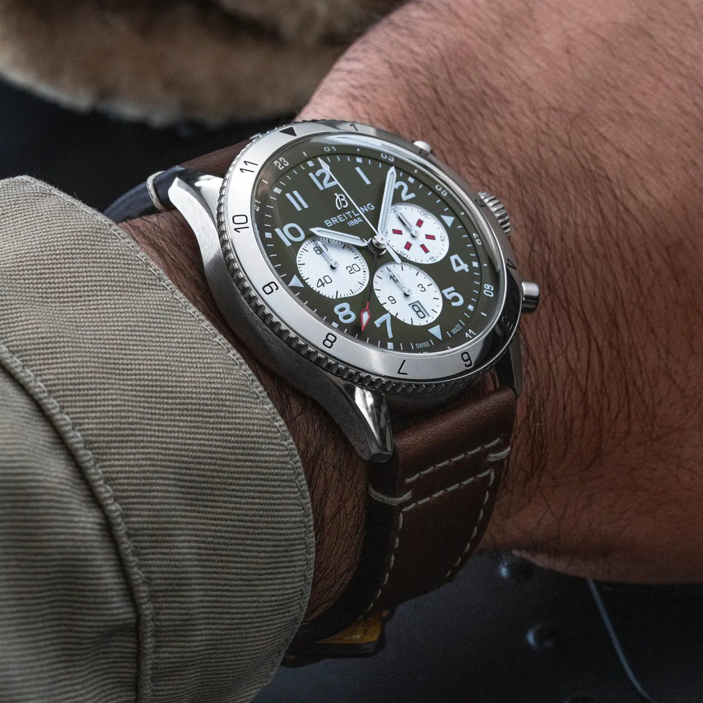 Breitling Super AVI B04 GMT 46 Curtiss Warhawk AB04452A1L1X1