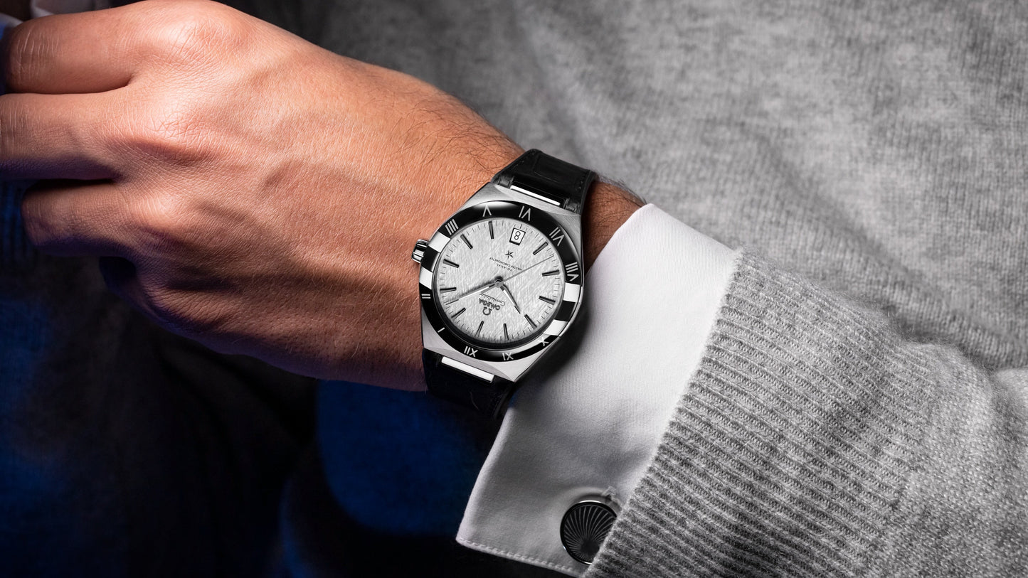 Constellation 41 mm, steel on leather strap