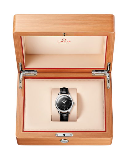 Constellation Observatory 39.4 mm, O‑MEGASTEEL on alligator