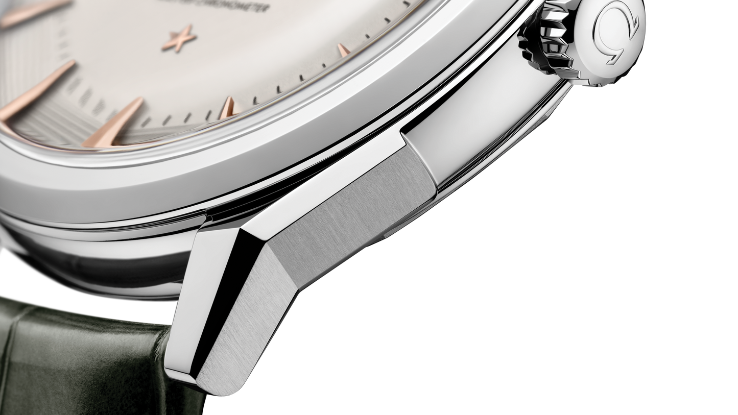 Constellation Observatory 39.4 mm, O‑MEGASTEEL on alligator