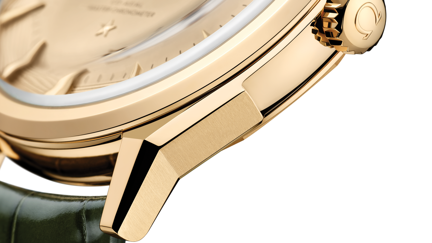 Constellation Observatory 39.4 mm, Moonshine™ gold on alligator