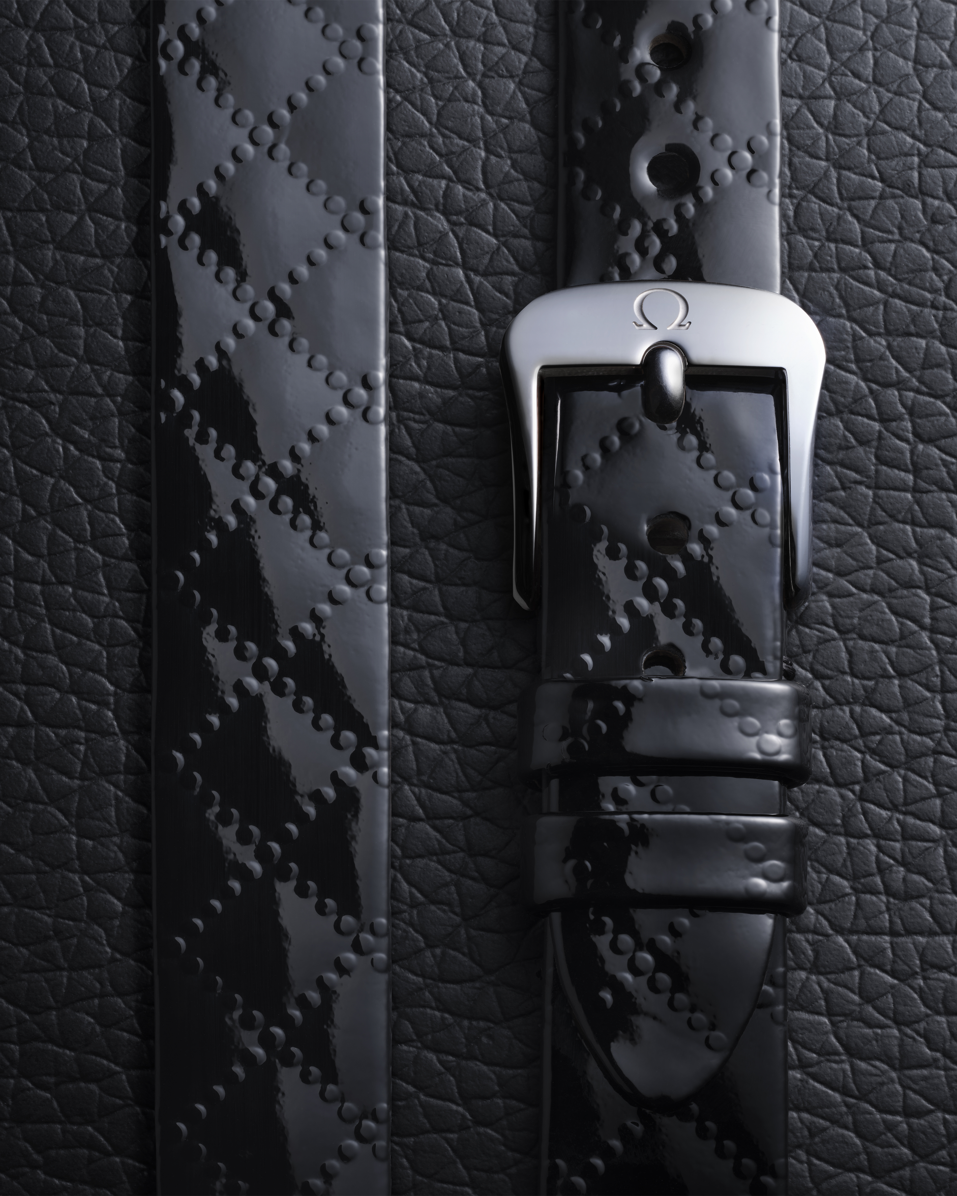 De Ville Mini Trésor 26 mm, steel on leather strap