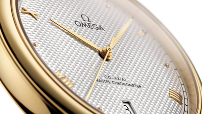 De Ville Prestige 40 mm, yellow gold on leather strap