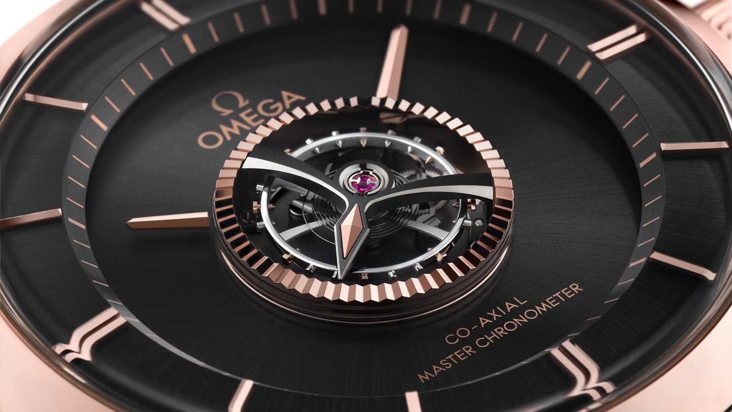 De Ville Tourbillon 43 mm, Sedna™ gold ‑ Canopus Gold™ on leather strap