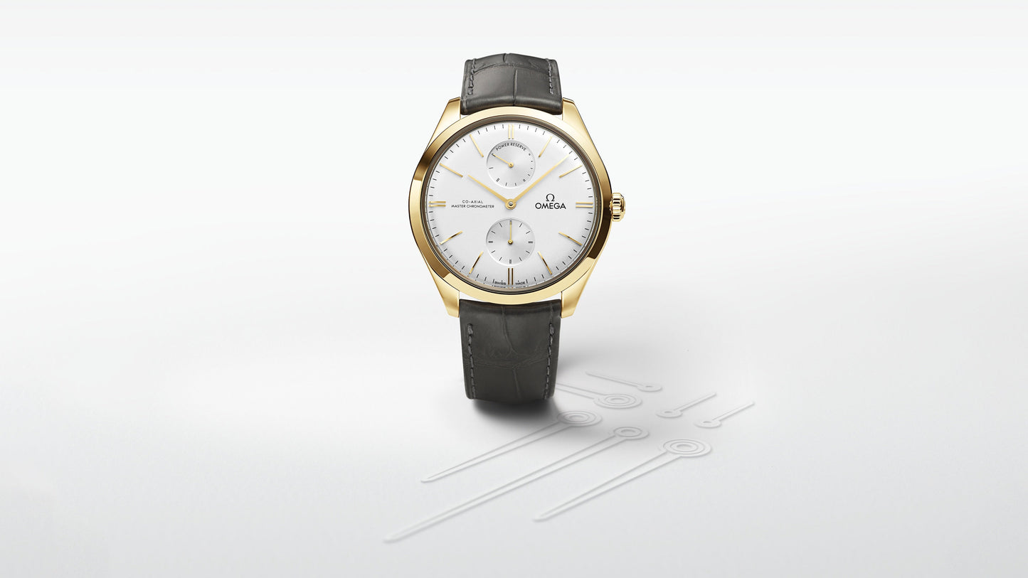 De Ville Trésor 40 mm, yellow gold on leather strap