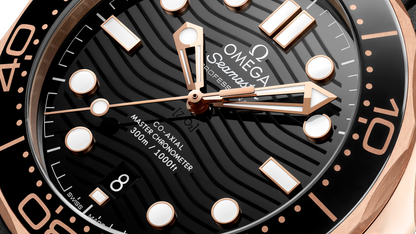 Seamaster Diver 300M 42 mm, Sedna™ gold on rubber strap