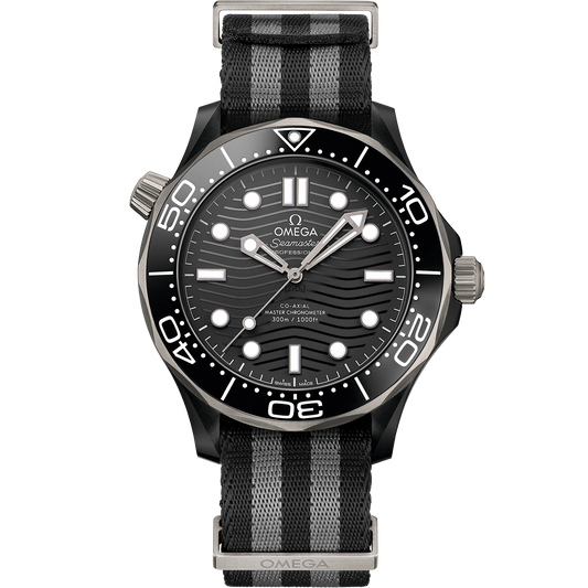 Seamaster Diver 300M 43.5 mm, black ceramic on NATO strap