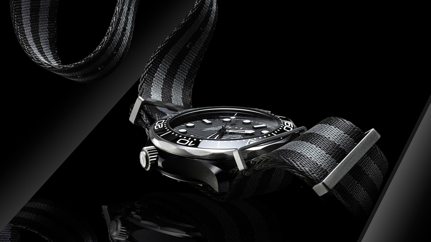 Seamaster Diver 300M 43.5 mm, black ceramic on NATO strap