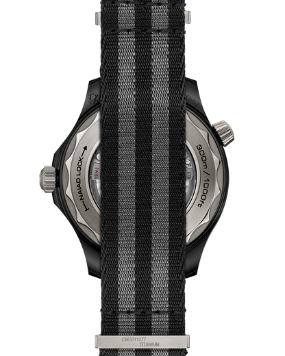 Seamaster Diver 300M 43.5 mm, black ceramic on NATO strap