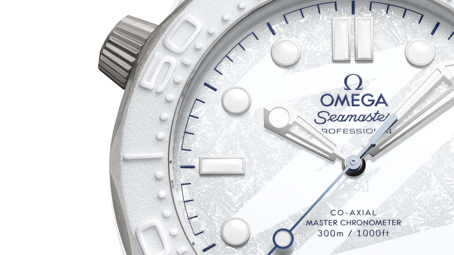 Seamaster Diver 300M 43.5 mm, white ceramic ‑ titanium on rubber strap