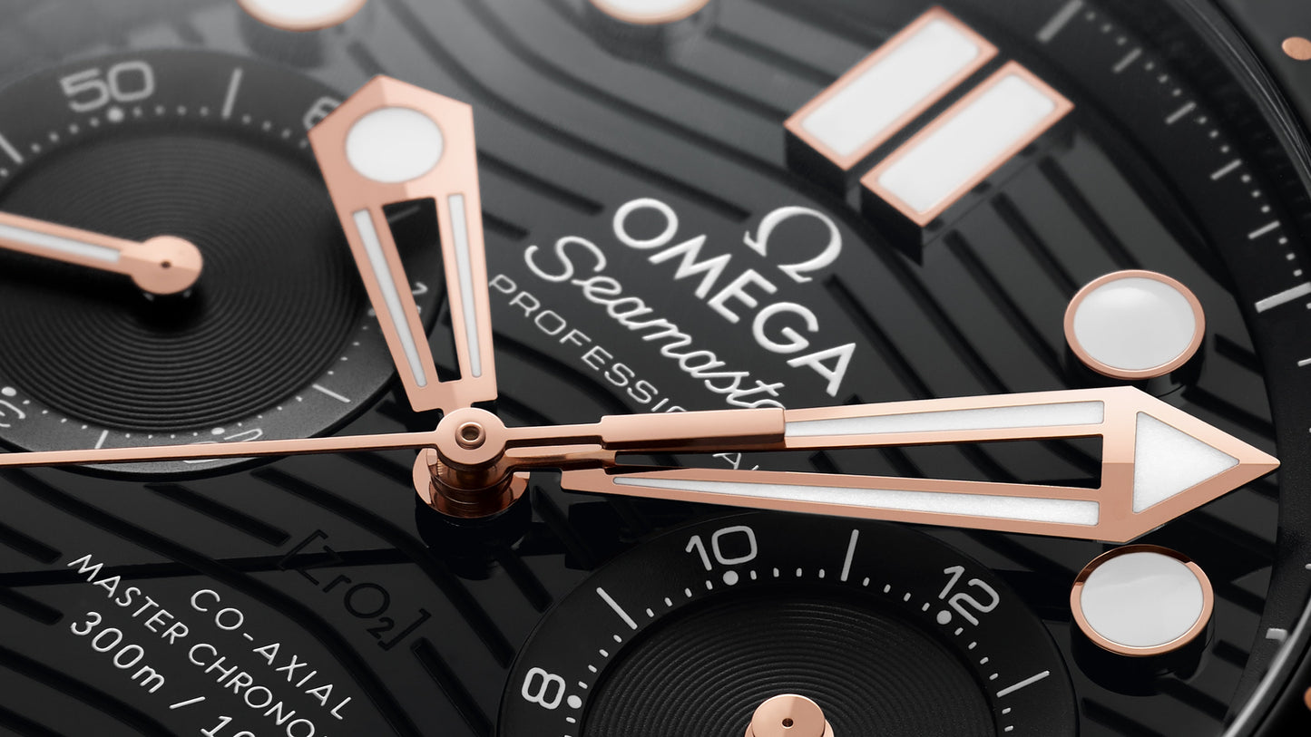 Seamaster Diver 300M 44 mm, steel ‑ Sedna™ gold on rubber strap