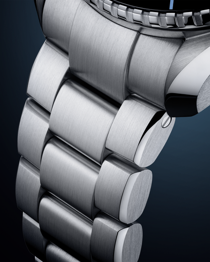 Seamaster Planet Ocean 6000M 45.5 mm, O‑MEGASTEEL on O‑MEGASTEEL