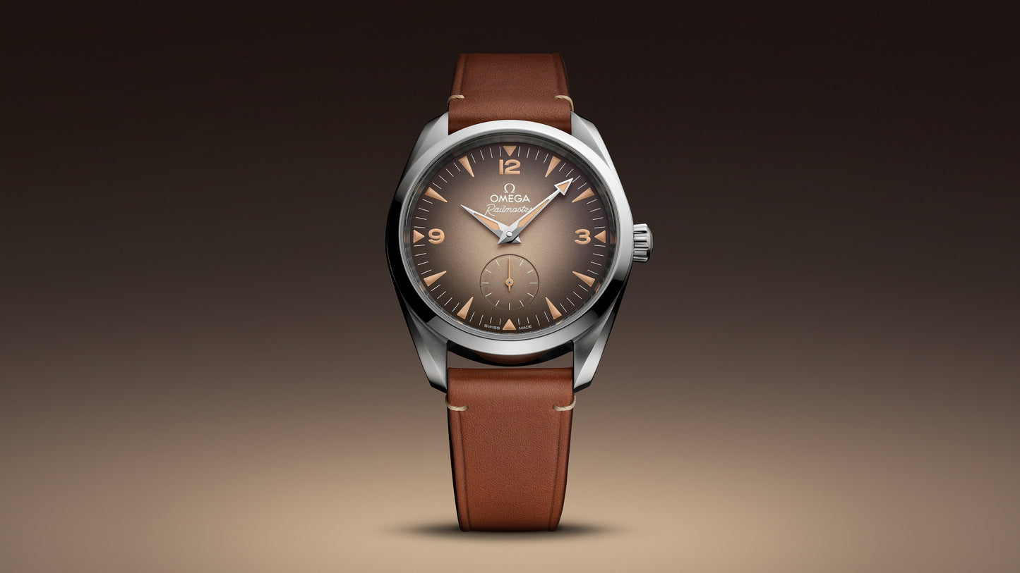 Seamaster Railmaster 38 mm, steel on leather strap