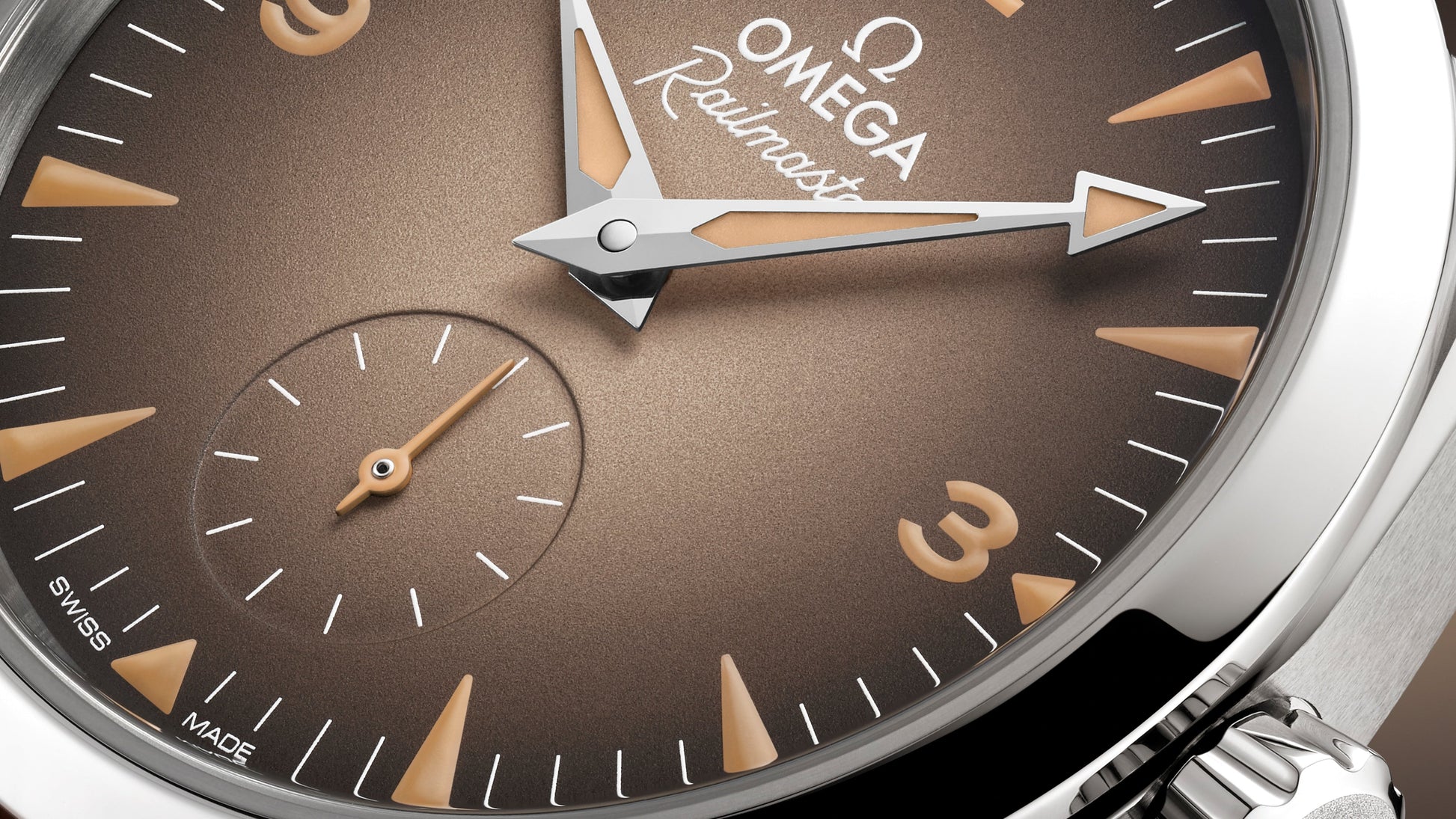 Seamaster Railmaster 38 mm, steel on leather strap