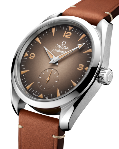 Seamaster Railmaster 38 mm, steel on leather strap