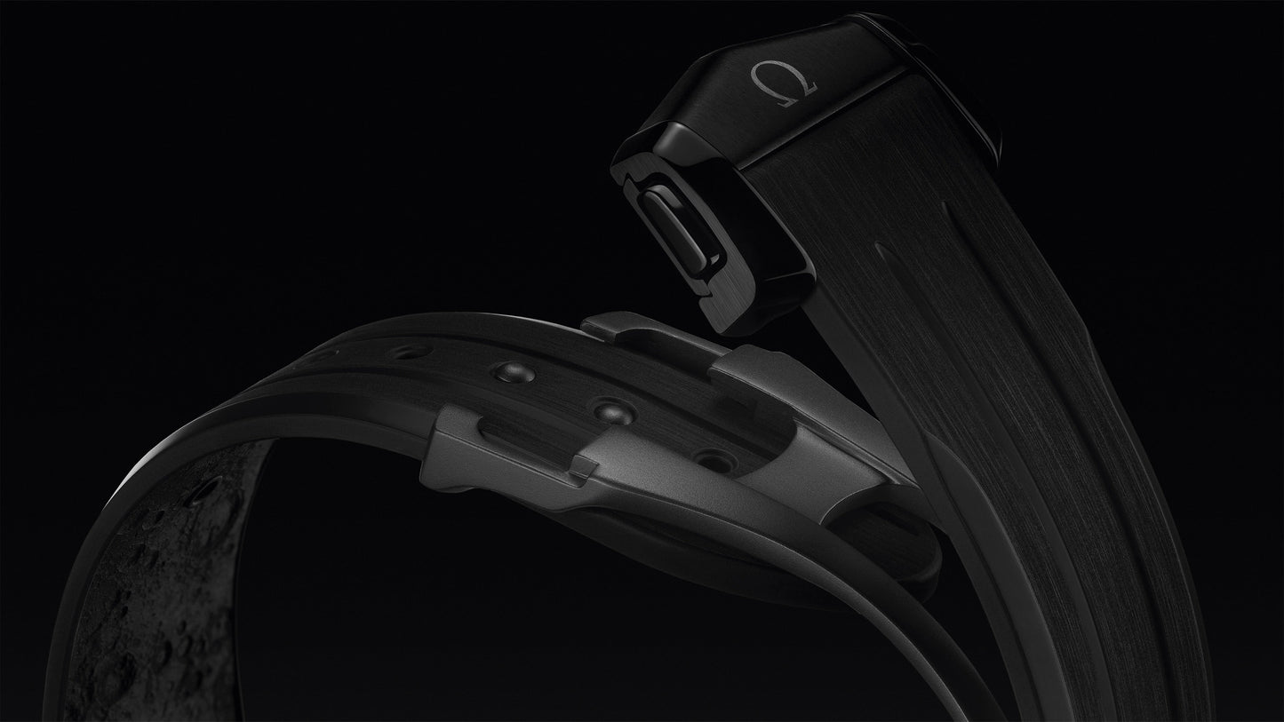 Speedmaster Dark Side of the Moon 44.25 mm, black ceramic on rubber strap