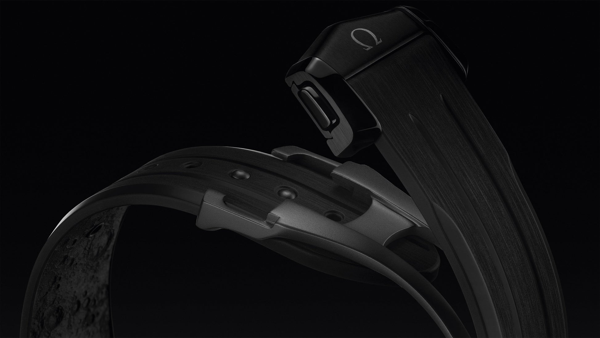 Speedmaster Dark Side of the Moon 44.25 mm, black ceramic on rubber strap