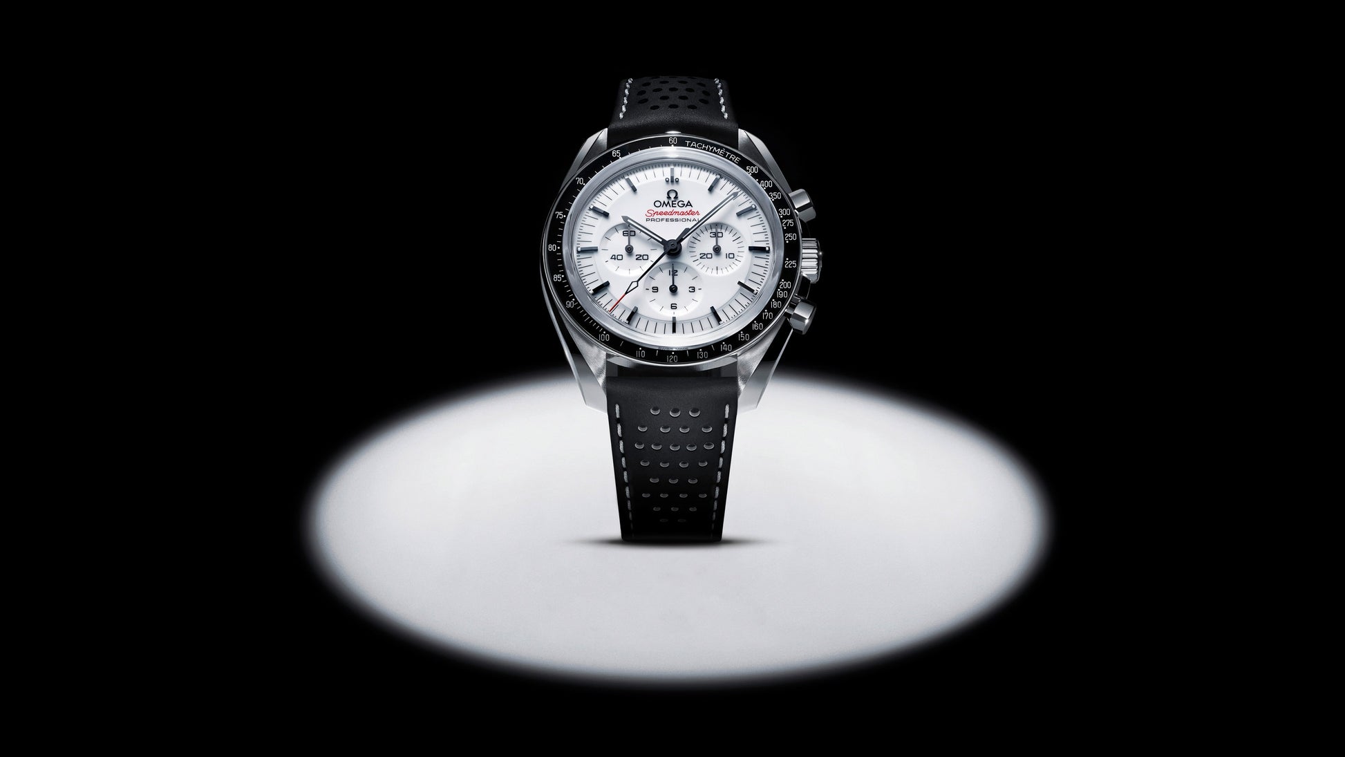 Speedmaster Moonwatch Professional 42 mm, steel on leather strap