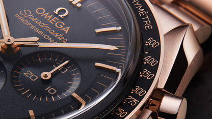 Speedmaster Moonwatch Professional 42 mm, Sedna™ gold on Sedna™ gold